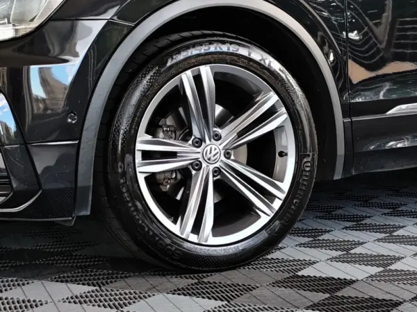 Volkswagen Tiguan 1.5 TSI R-Line DSG 13