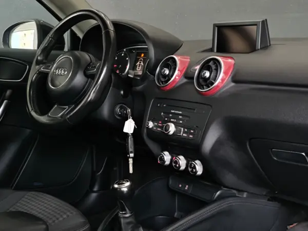 Audi A1 1.6 TDI Sport 99g 34