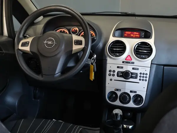 Opel Corsa 1.2 Enjoy 37