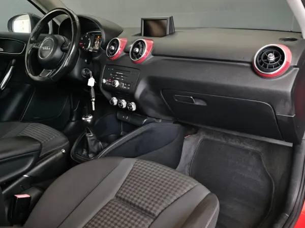 Audi A1 1.6 TDI Sport 99g 33