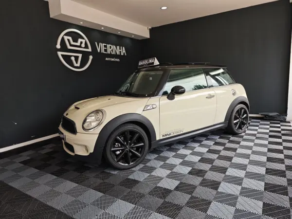 MINI 3 Portas Cooper S 7