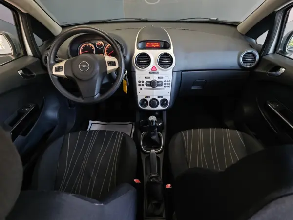 Opel Corsa 1.2 Enjoy 36