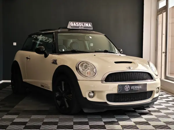 MINI 3 Portas Cooper S 13