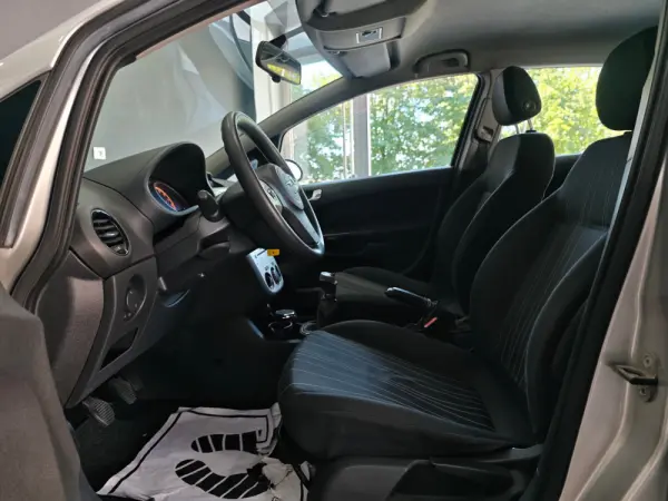 Opel Corsa 1.2 Enjoy 26