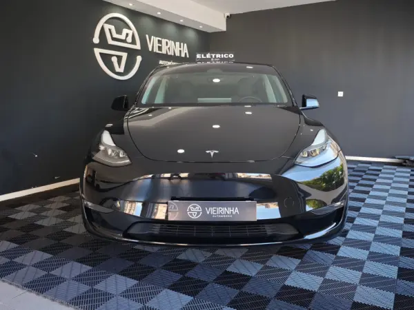 Tesla Model Y Performance Dual Motor AWD 11