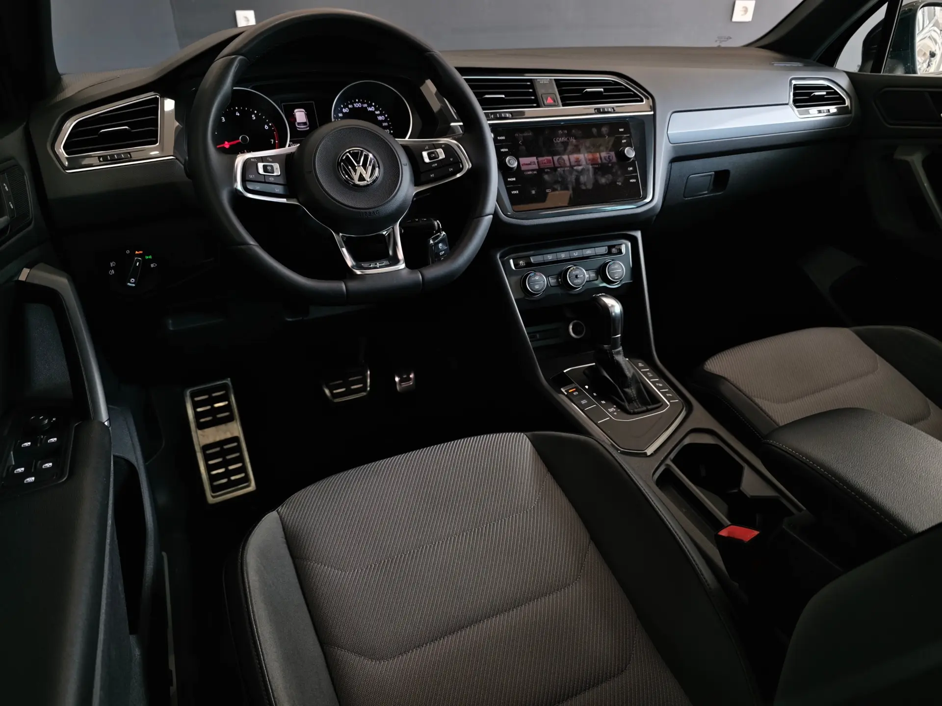 Volkswagen Tiguan 1.5 TSI R-Line DSG 46