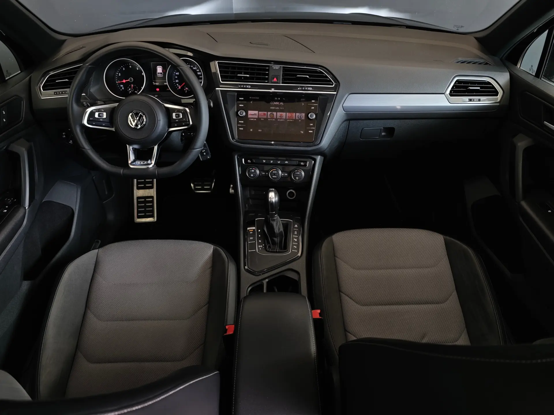 Volkswagen Tiguan 1.5 TSI R-Line DSG 48