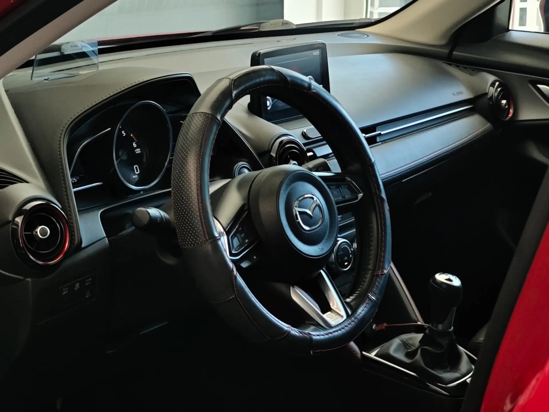 Mazda CX-3 1.5 Sky.Excellence HT Leather White Navi 26