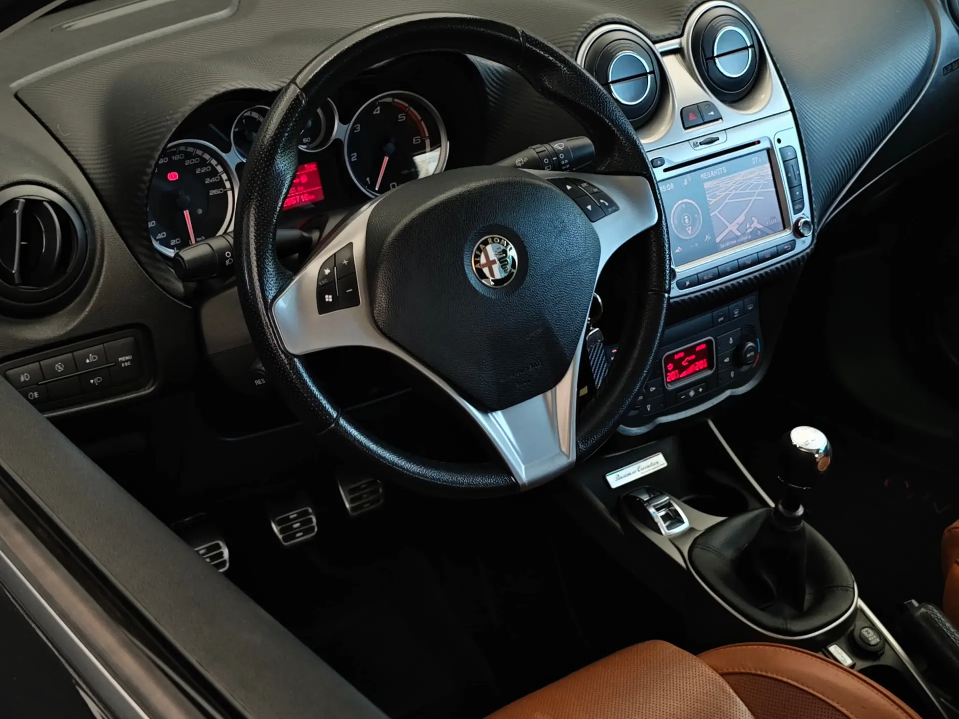 Alfa Romeo MiTo Distinctive 32