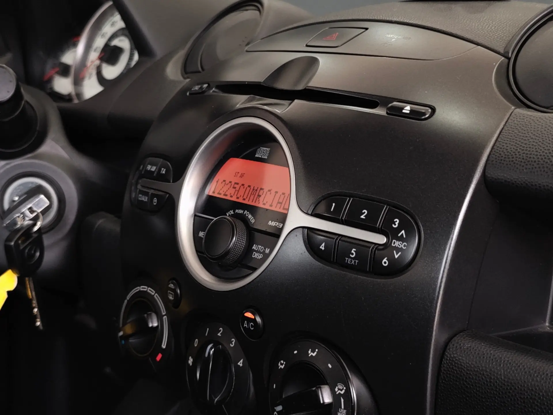Mazda 2 1.3 MZR Comfort 36