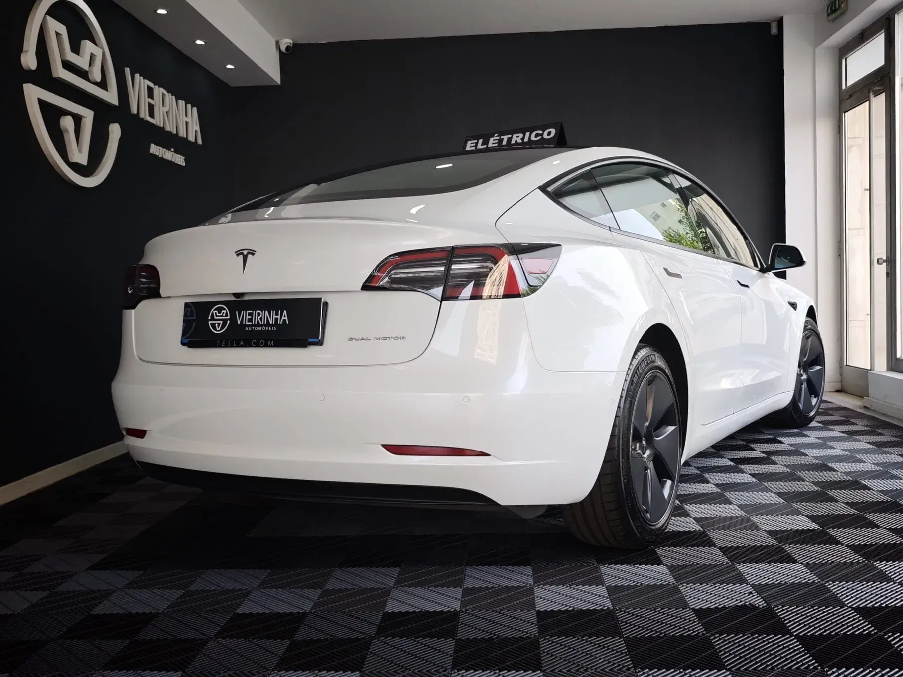 Tesla Model 3 Long Range Tração Integral 24