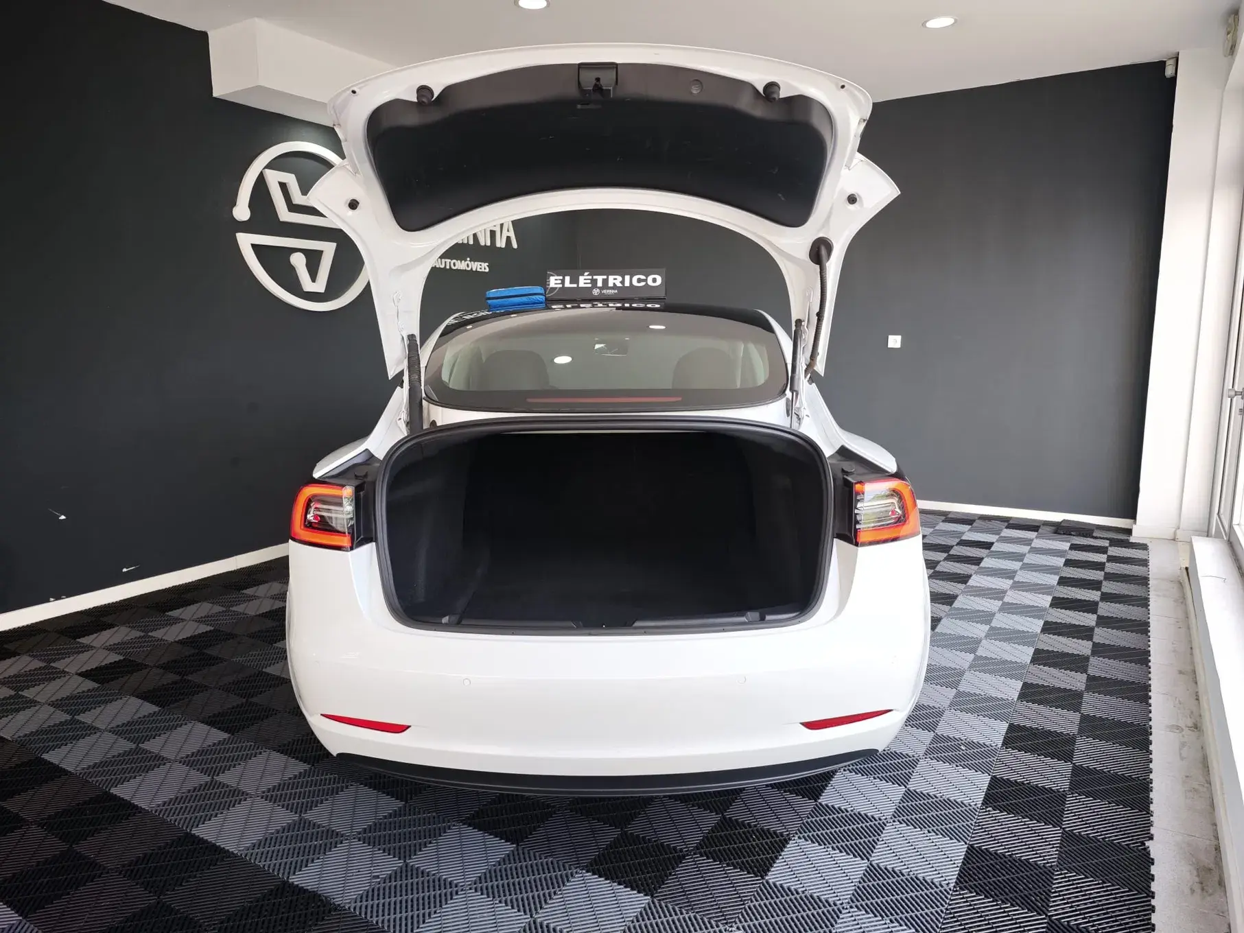 Tesla Model 3 Long Range Tração Integral 56