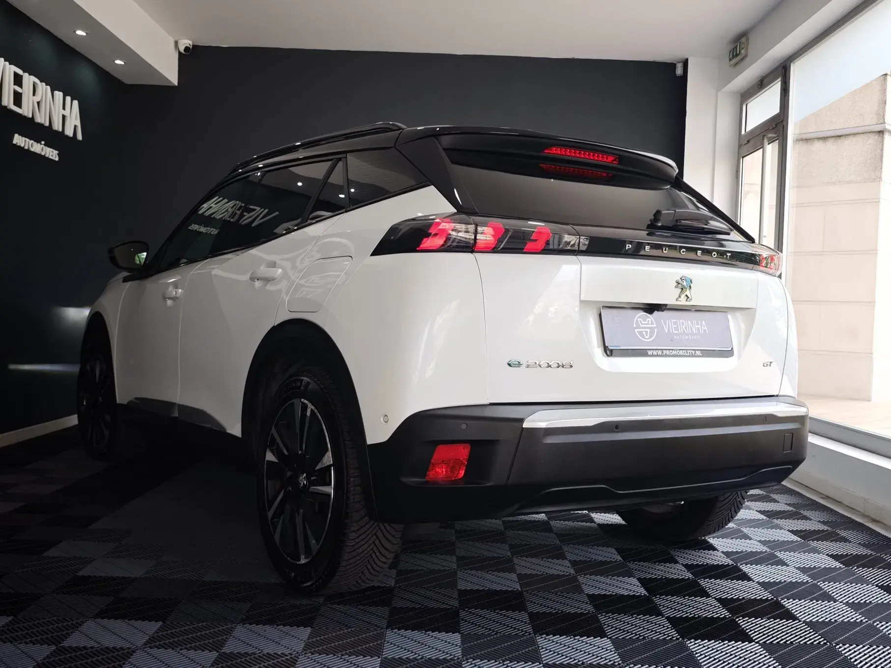 Peugeot e-2008 GT Pack 19