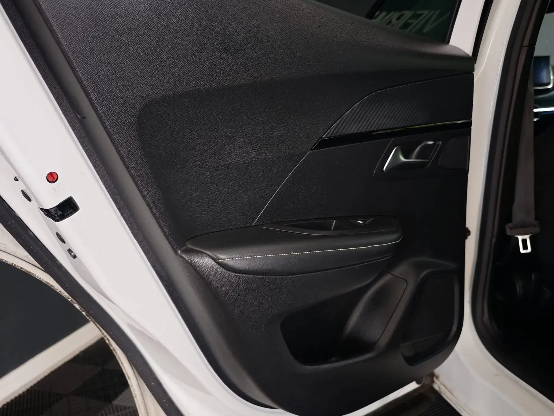 Peugeot e-2008 GT Pack 33