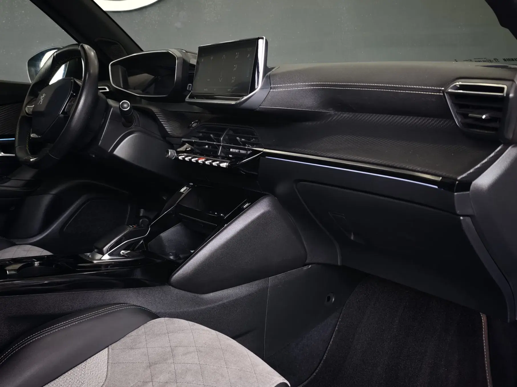 Peugeot e-2008 GT Pack 36