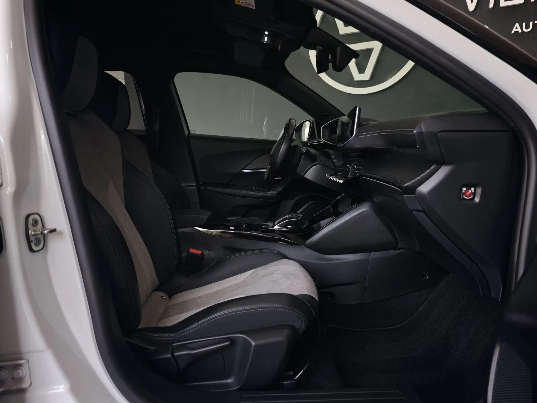 Peugeot e-2008 GT Pack 48