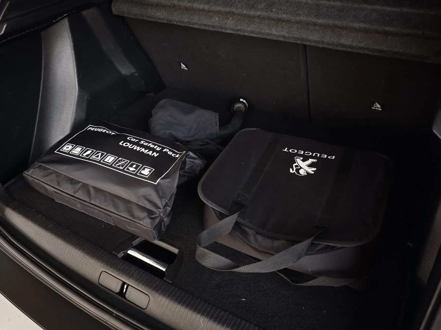 Peugeot e-2008 GT Pack 52