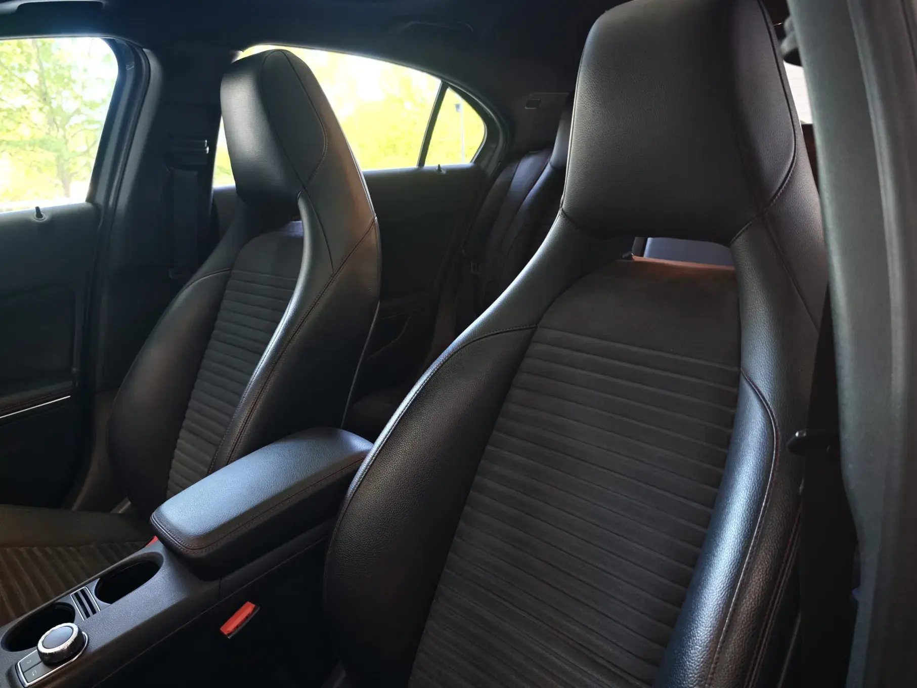 Mercedes-Benz A 200 CDI 7G-DCT AMG Line 33