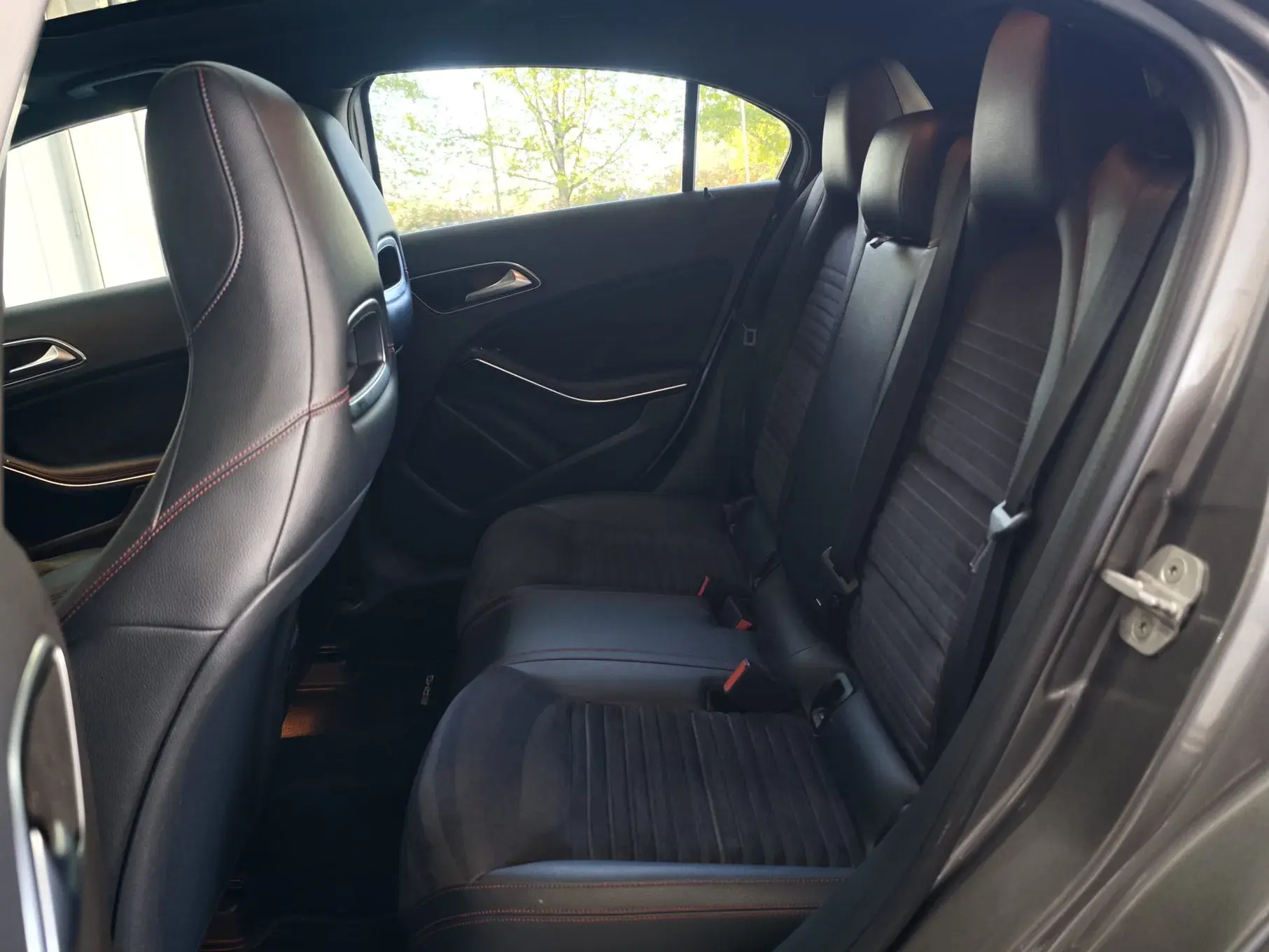 Mercedes-Benz A 200 CDI 7G-DCT AMG Line 37