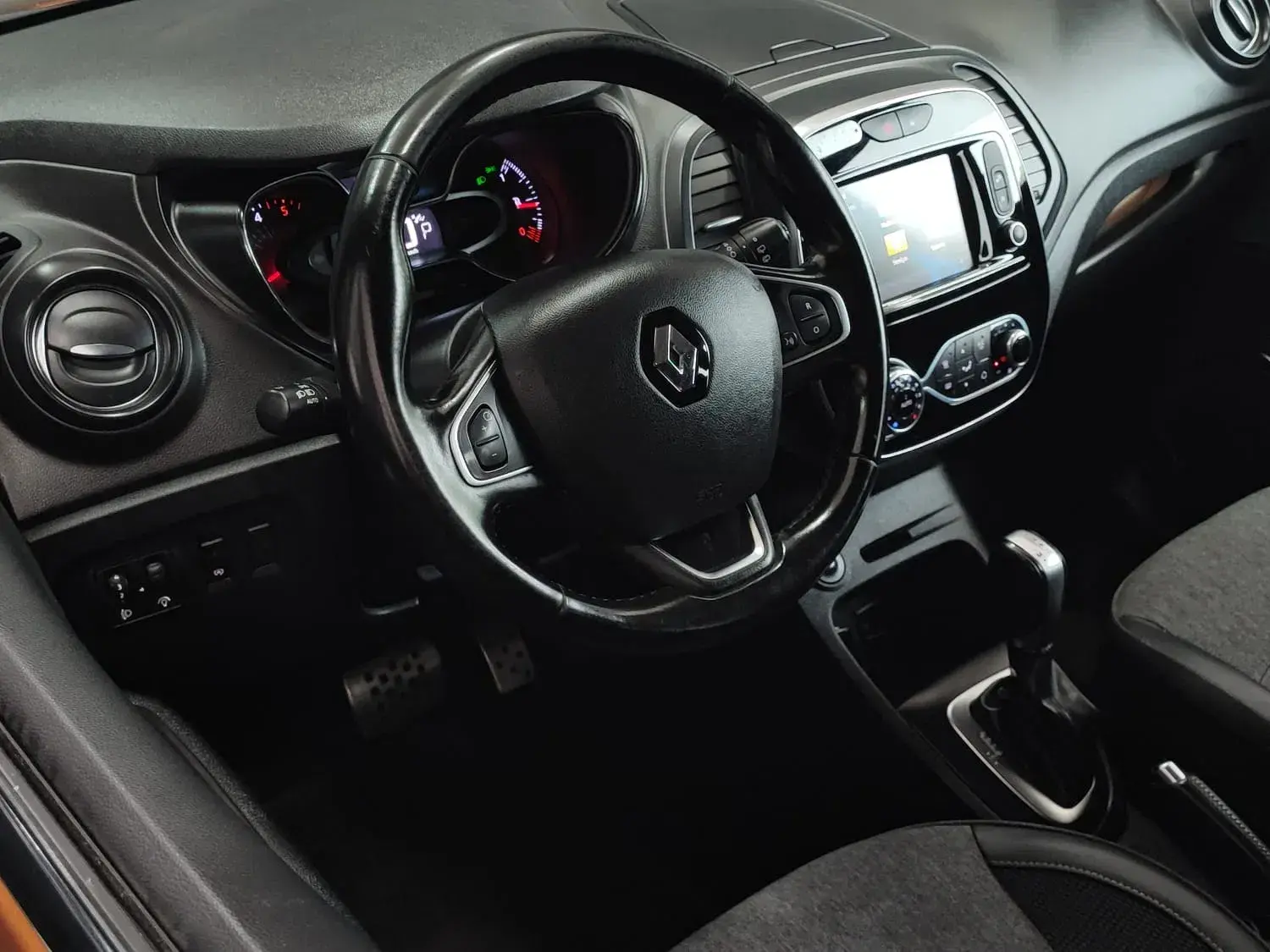 Renault Captur 1.5 dCi Exclusive EDC 23