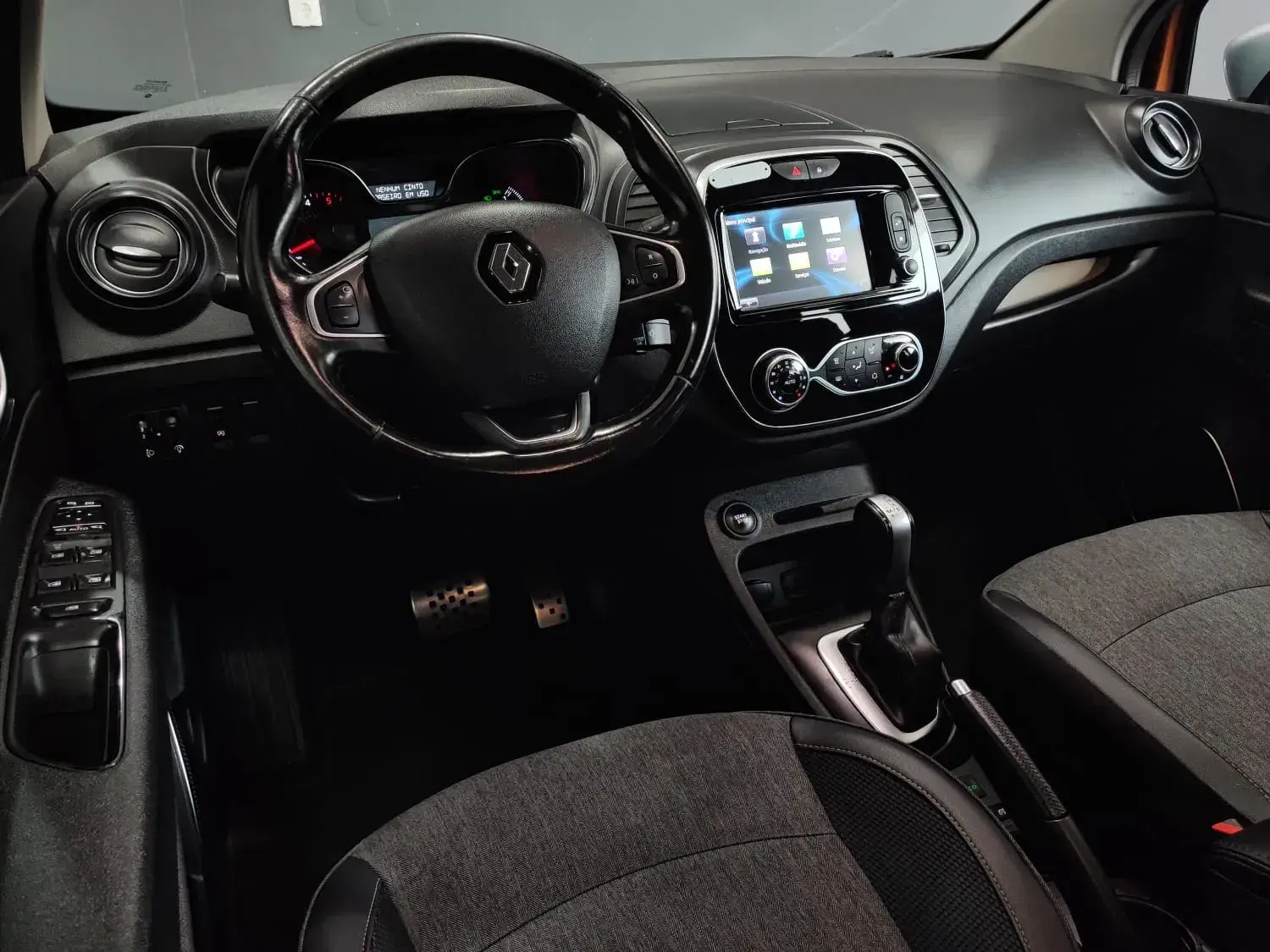 Renault Captur 1.5 dCi Exclusive EDC 26