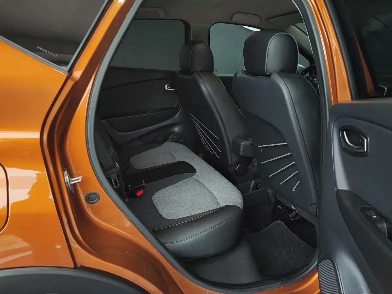 Renault Captur 1.5 dCi Exclusive EDC 29