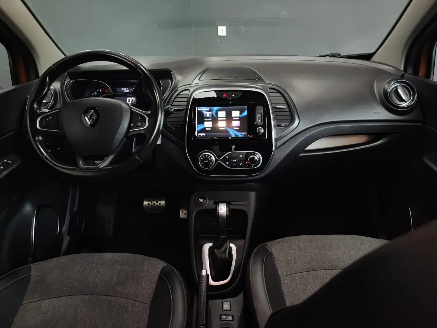 Renault Captur 1.5 dCi Exclusive EDC 31
