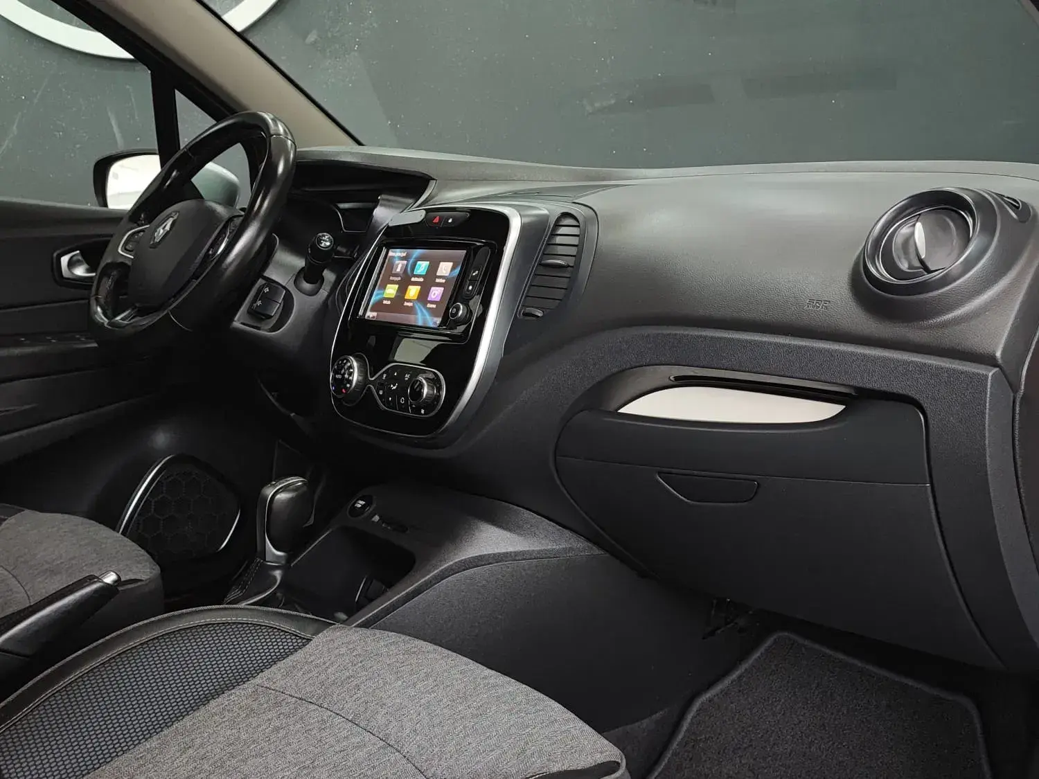 Renault Captur 1.5 dCi Exclusive EDC 34