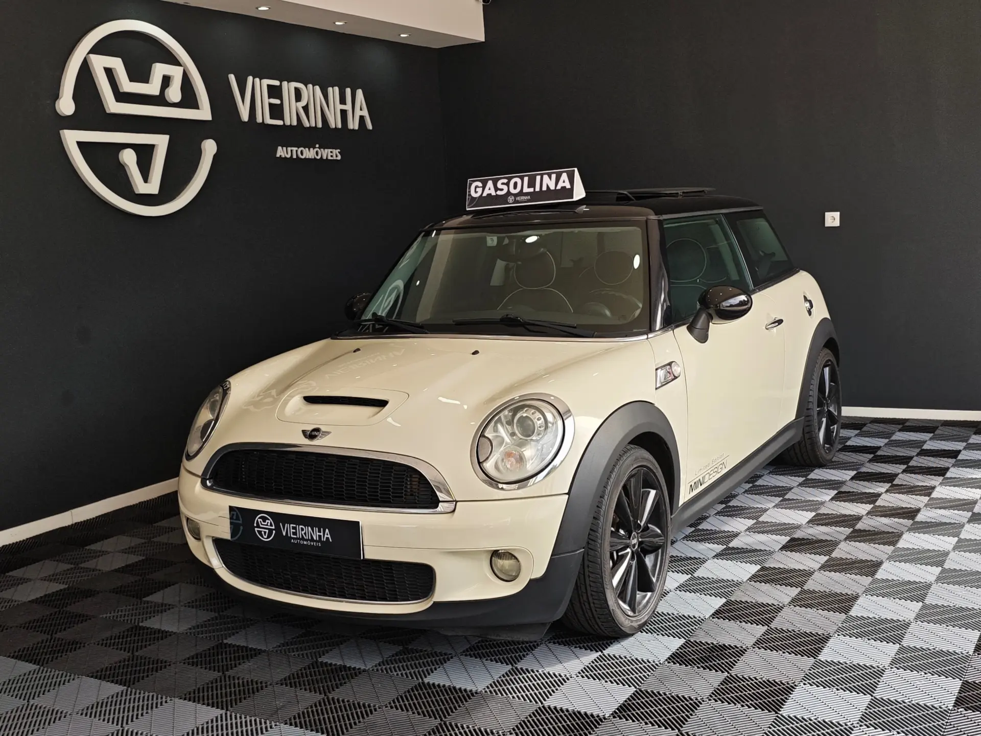 MINI 3 Portas Cooper S 1