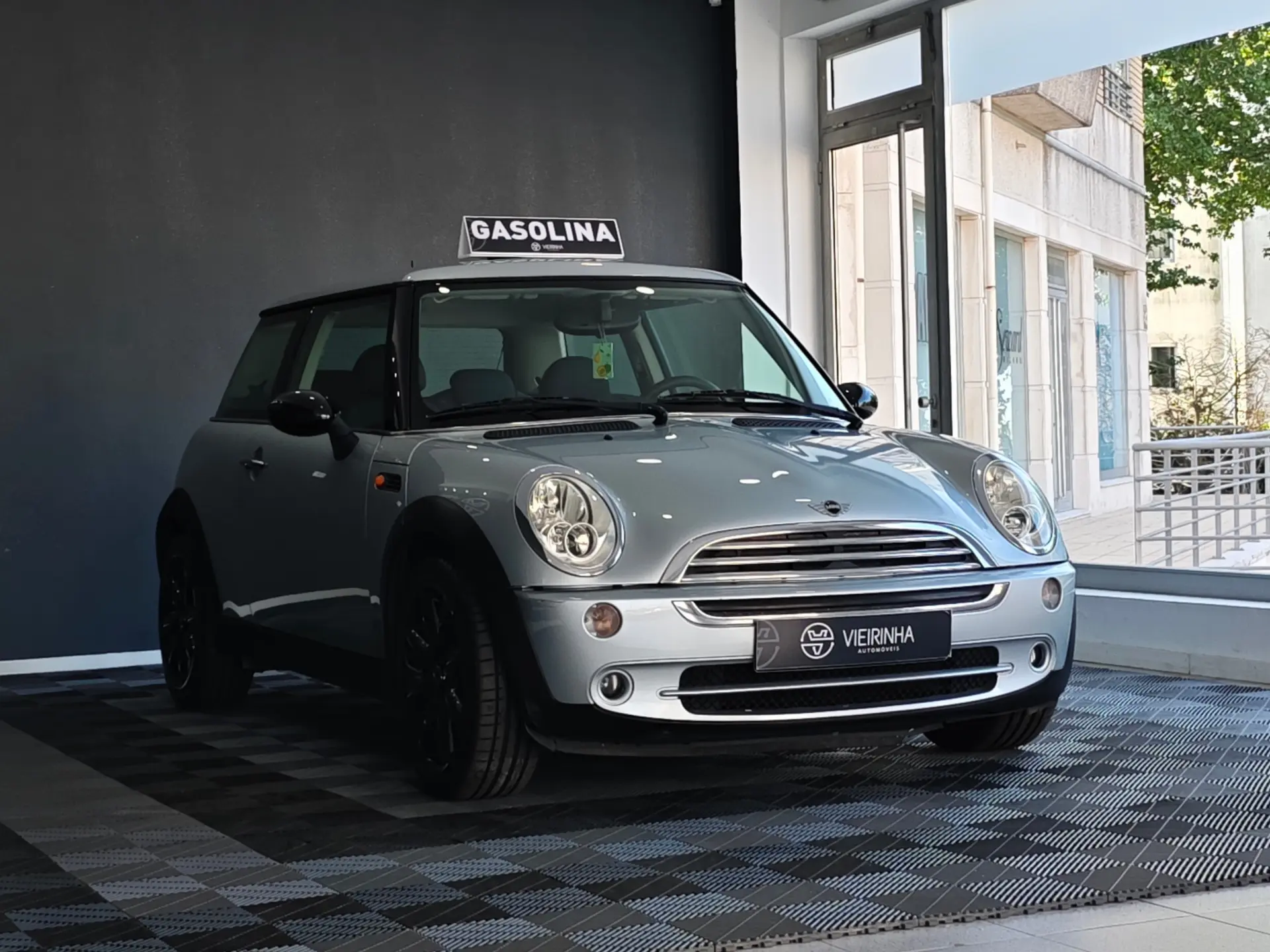 MINI 3 Portas ONE 6