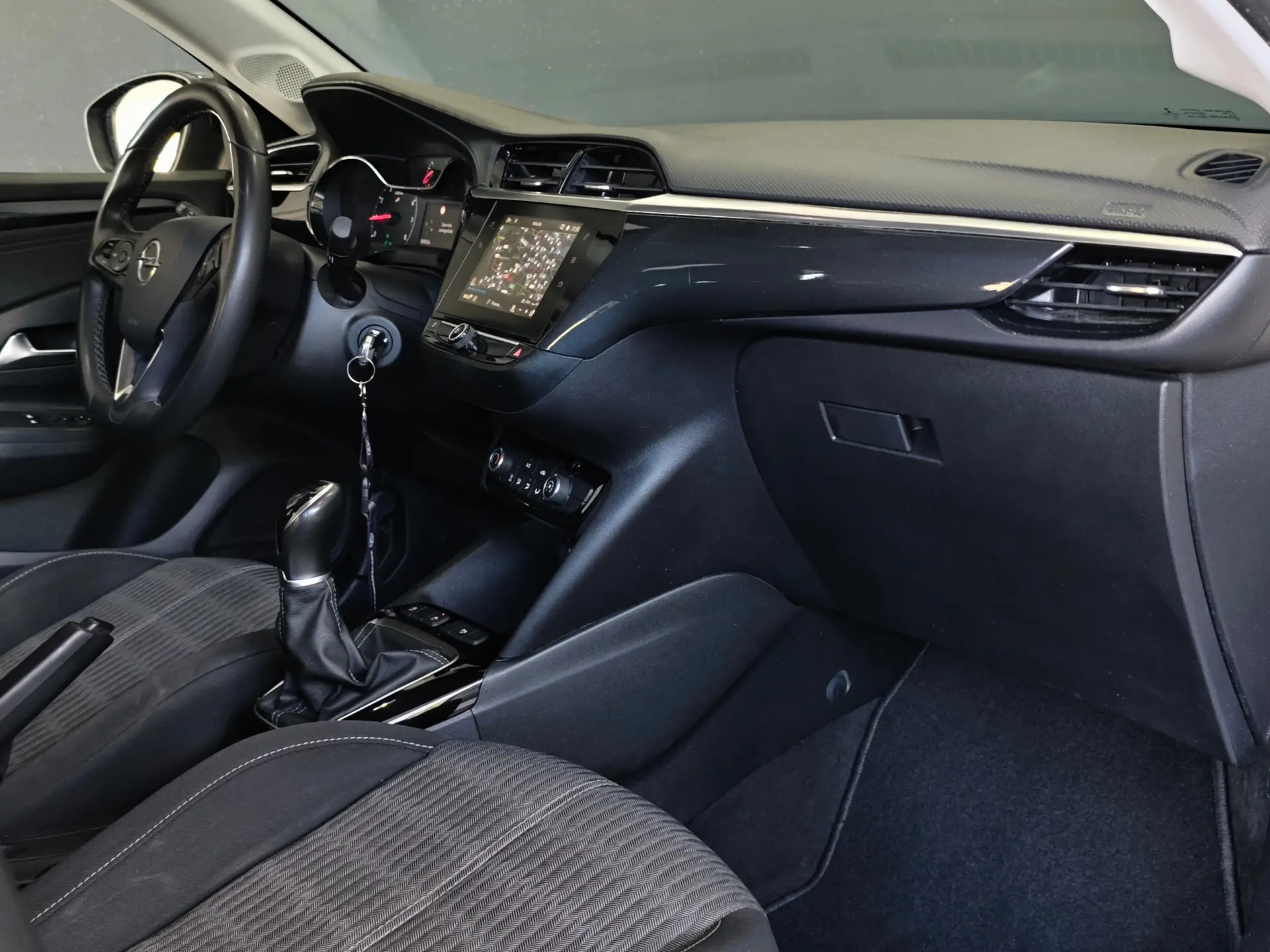 Opel Corsa 1.2 Elegance 53