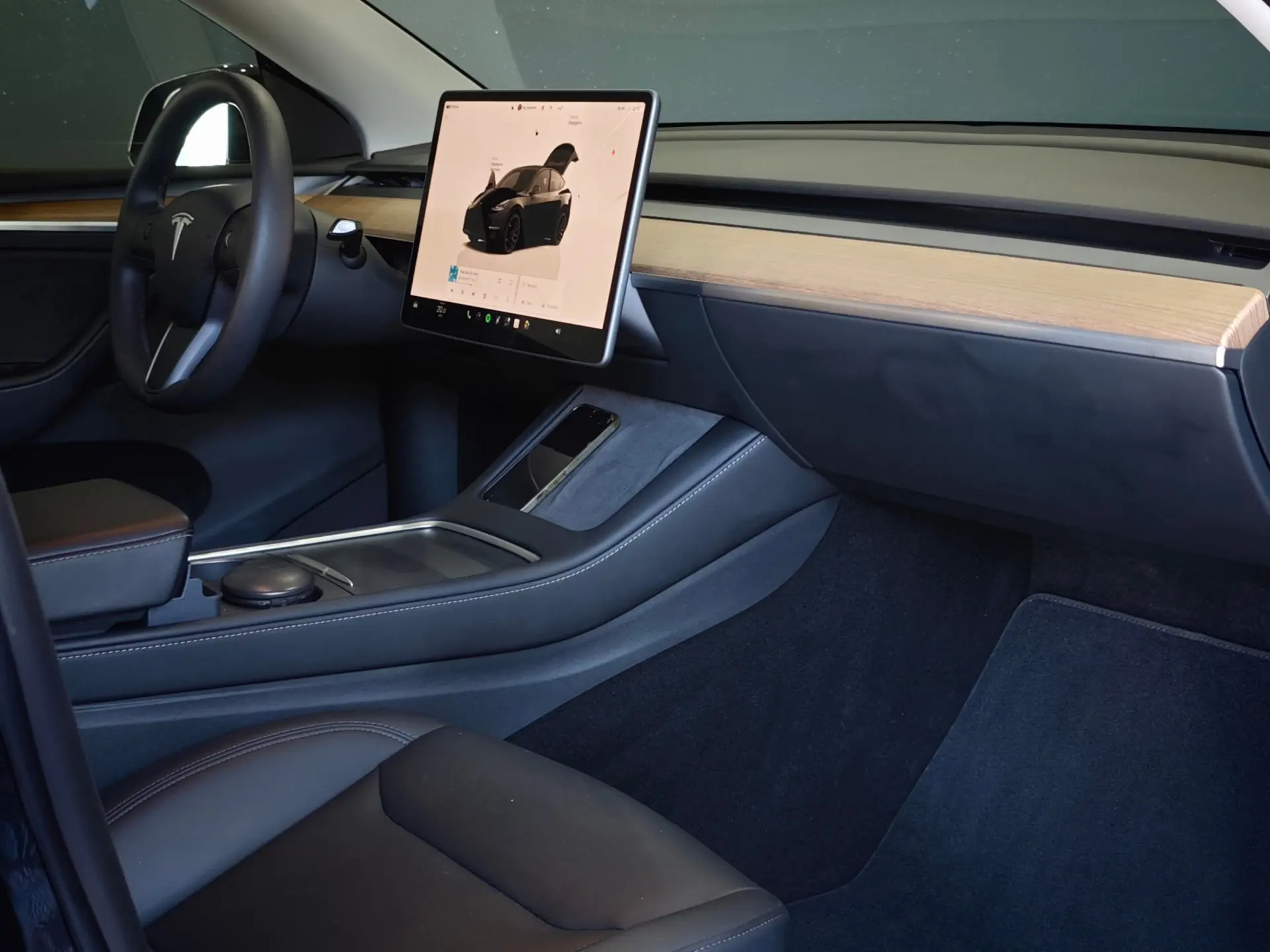 Tesla Model Y Performance Dual Motor AWD 39