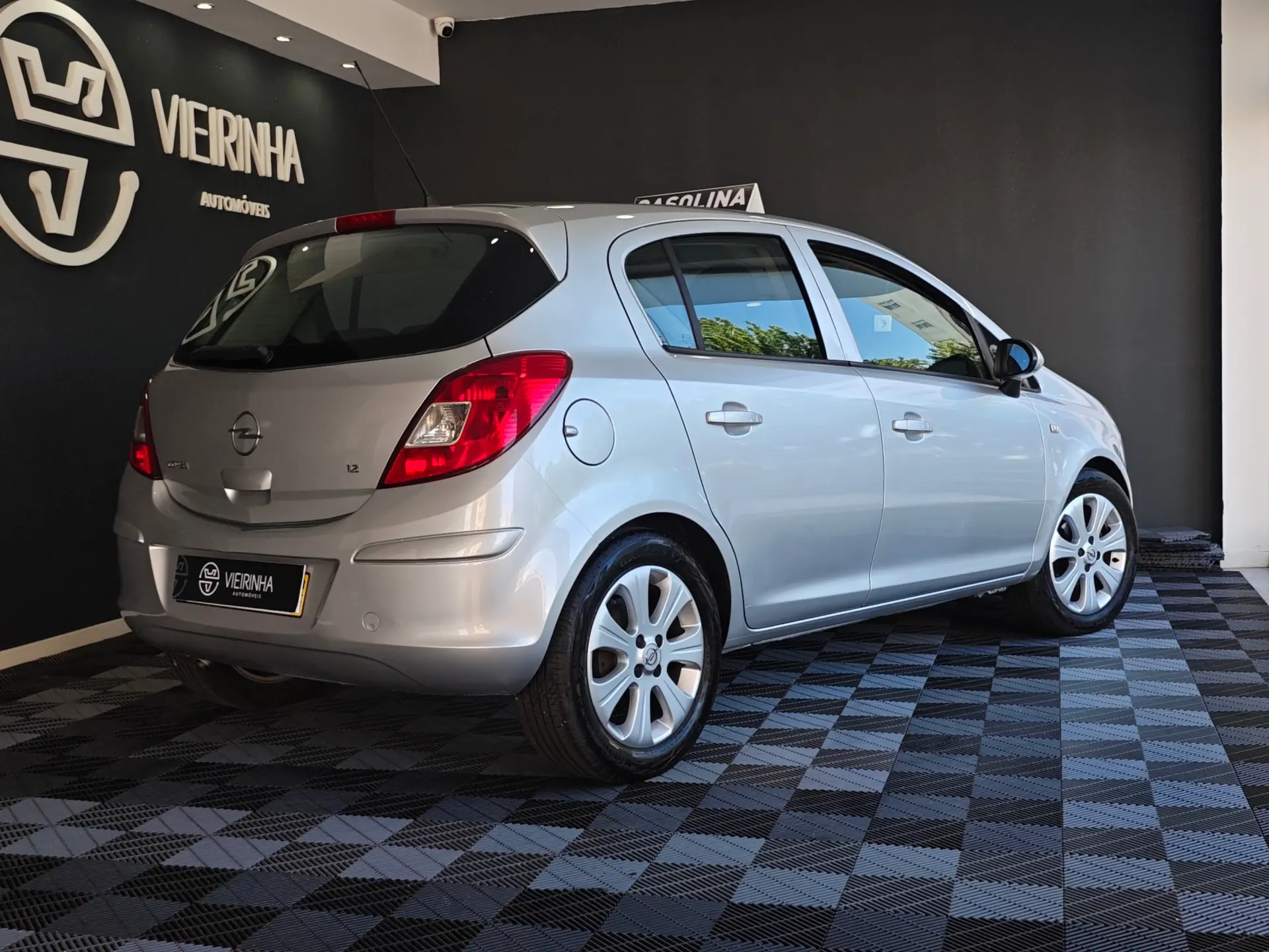 Opel Corsa 1.2 Enjoy 16