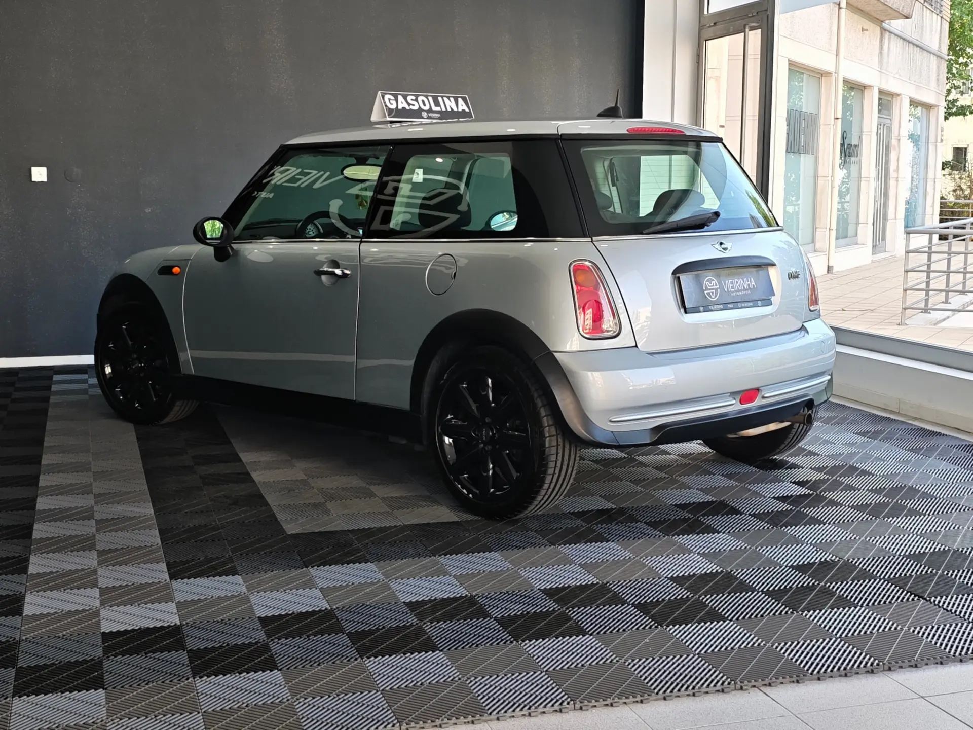 MINI 3 Portas ONE 20