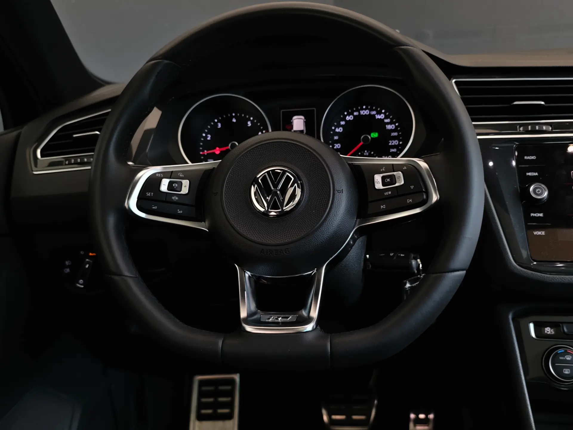 Volkswagen Tiguan 1.5 TSI R-Line DSG 66
