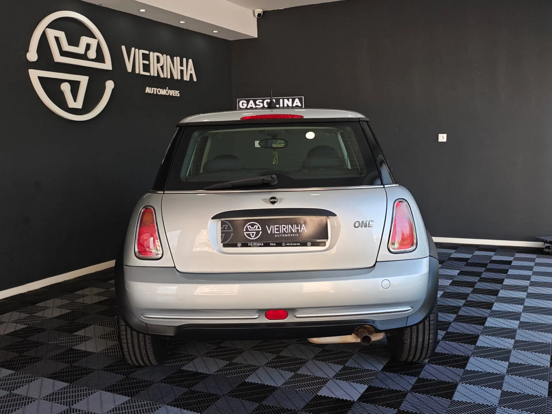 MINI 3 Portas ONE 21