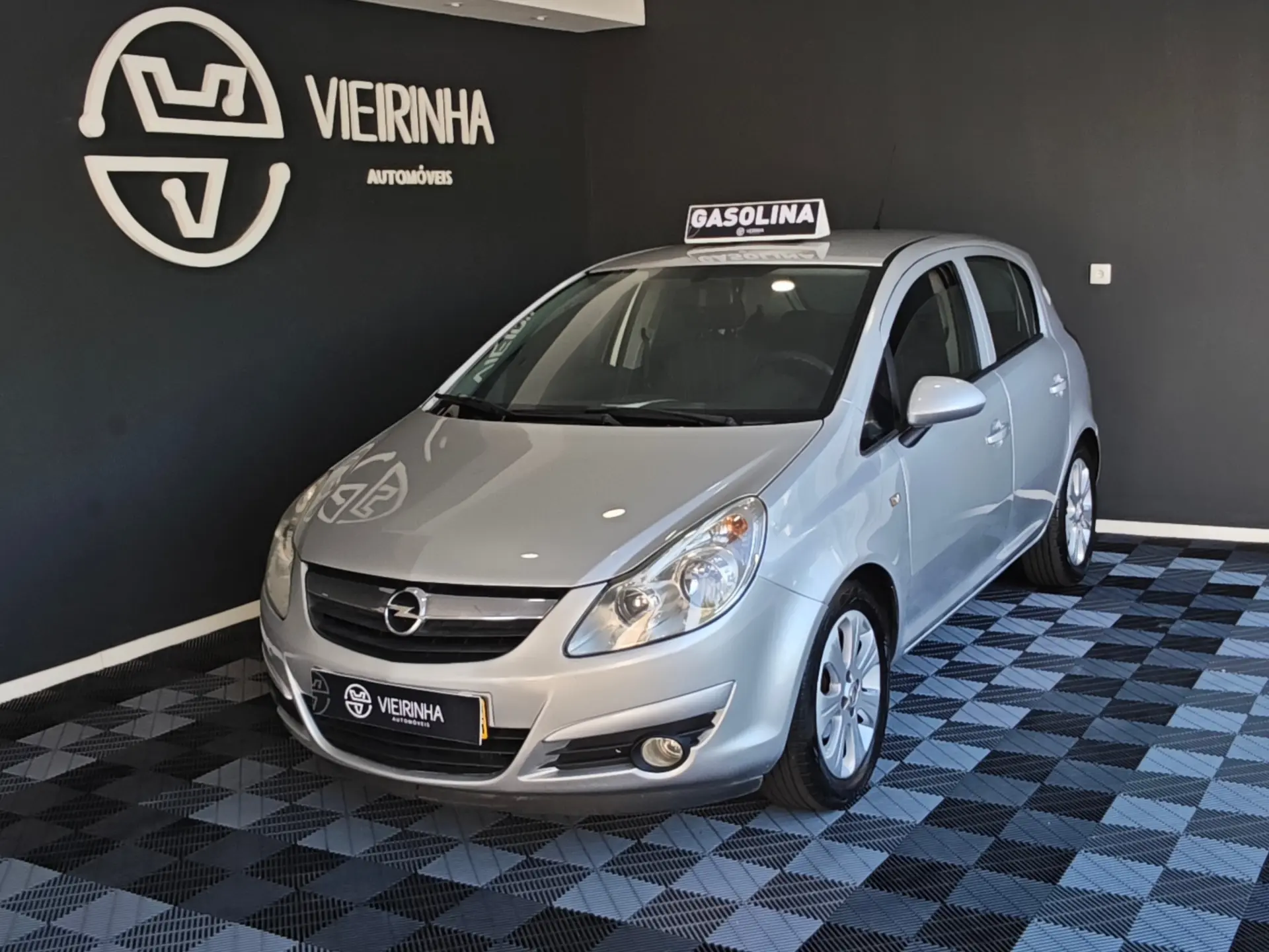 Opel Corsa 1.2 Enjoy 2
