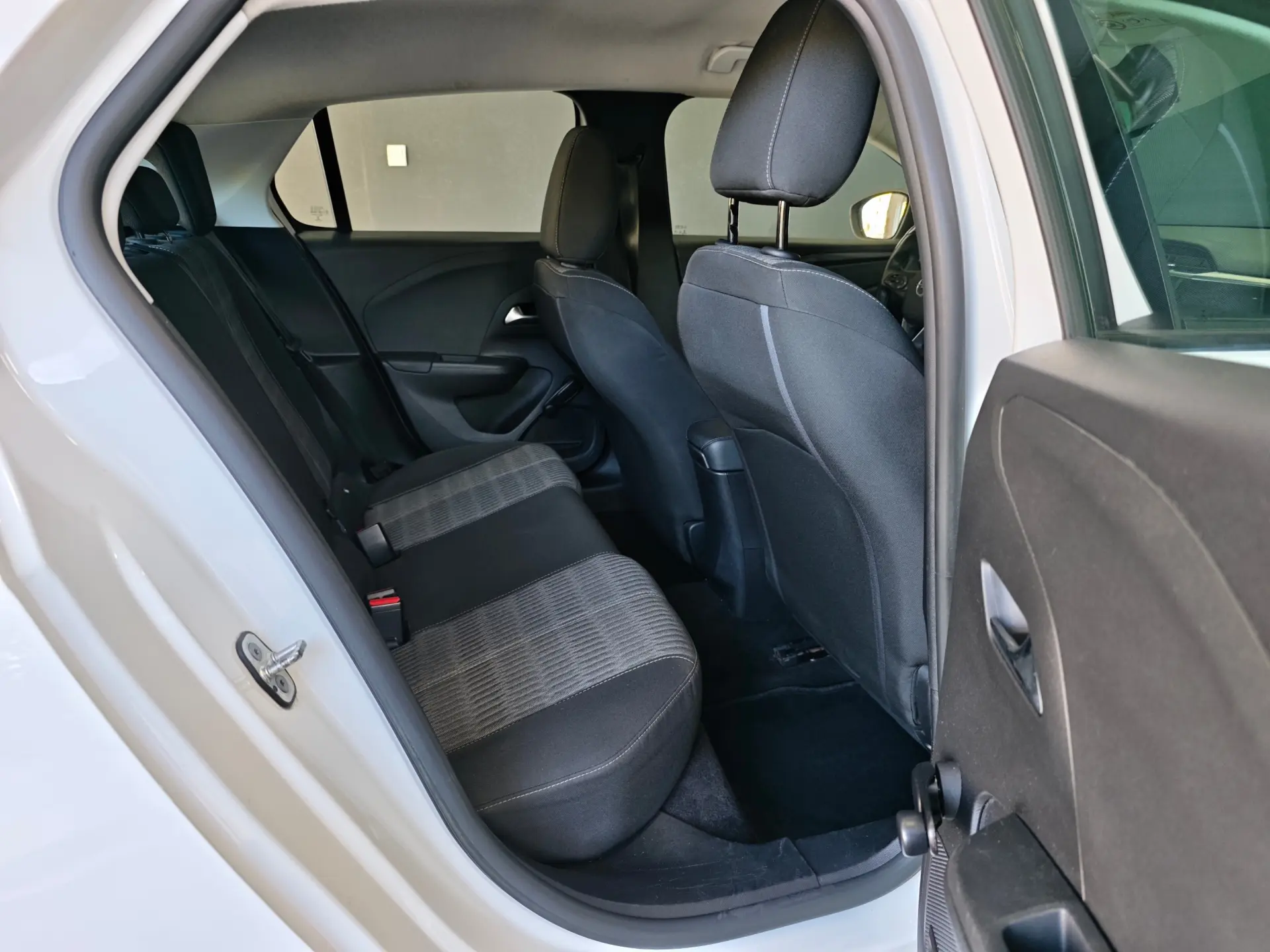 Opel Corsa 1.2 Elegance 51
