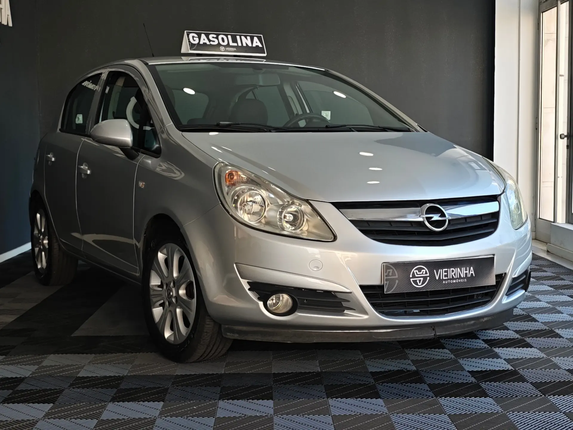 Opel Corsa 1.2 Enjoy 12