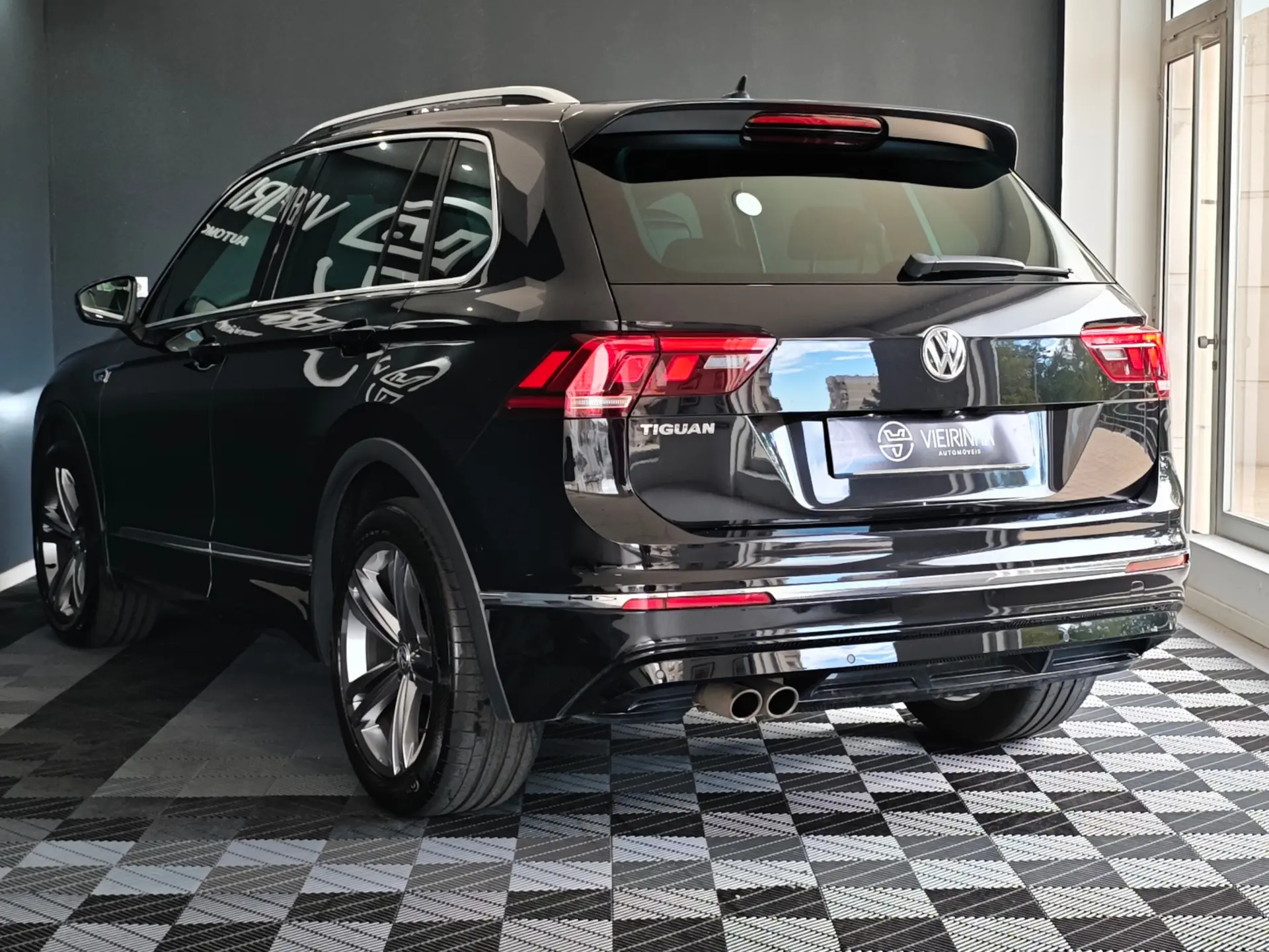 Volkswagen Tiguan 1.5 TSI R-Line DSG 33