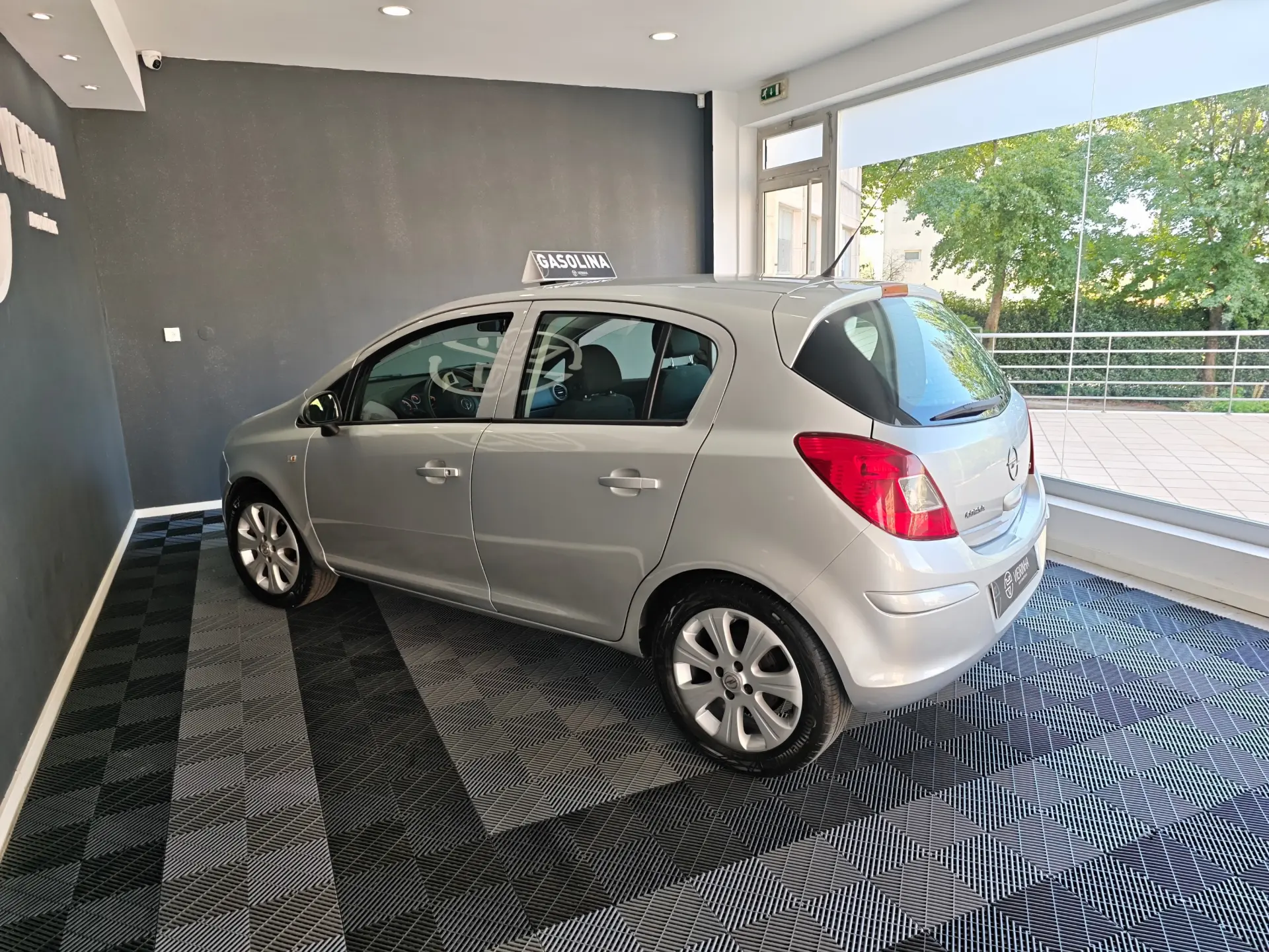 Opel Corsa 1.2 Enjoy 21