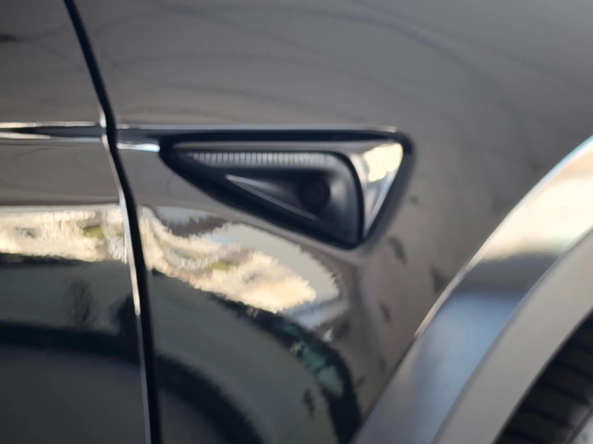 Tesla Model Y Performance Dual Motor AWD 15