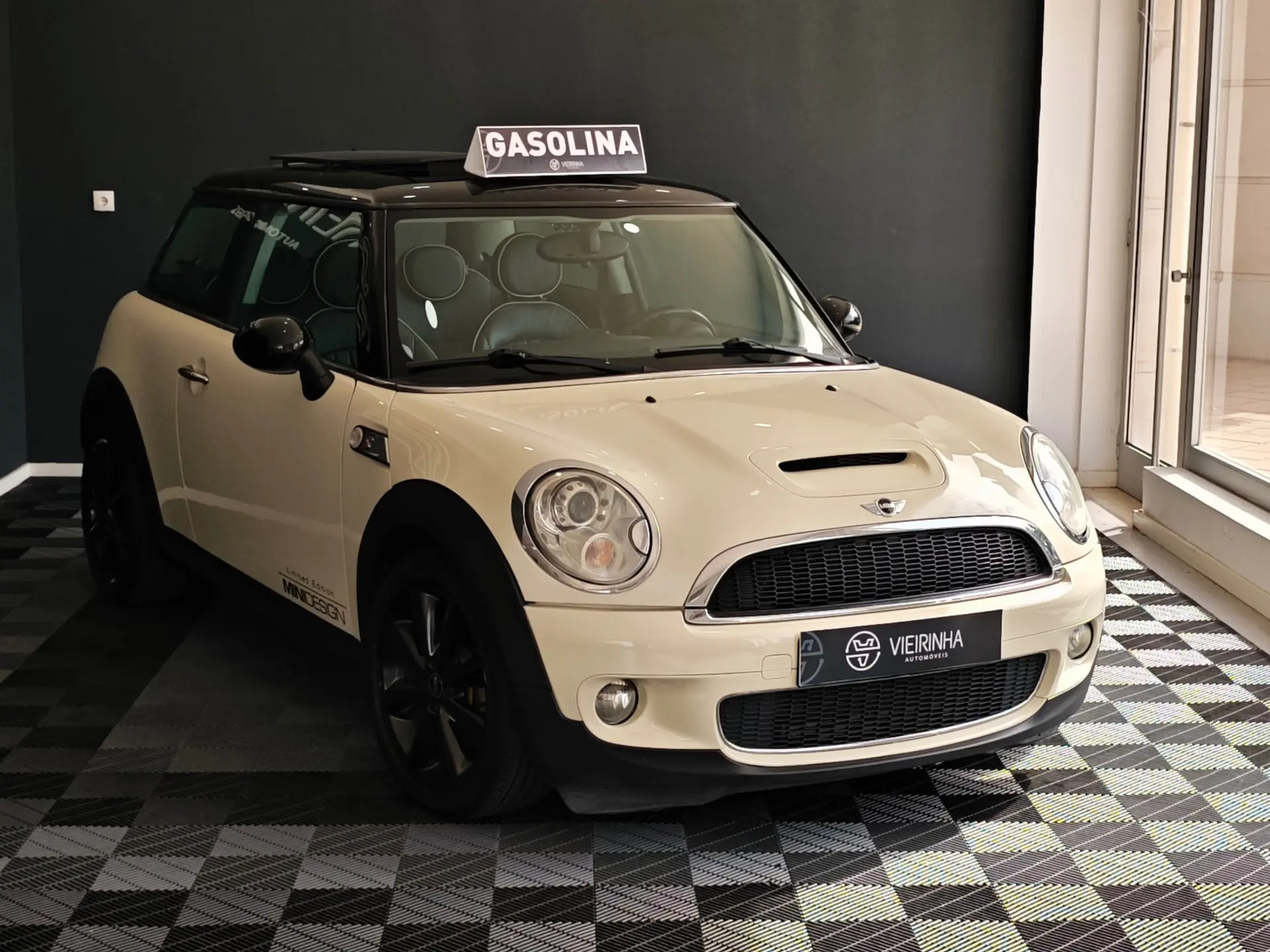 MINI 3 Portas Cooper S 17