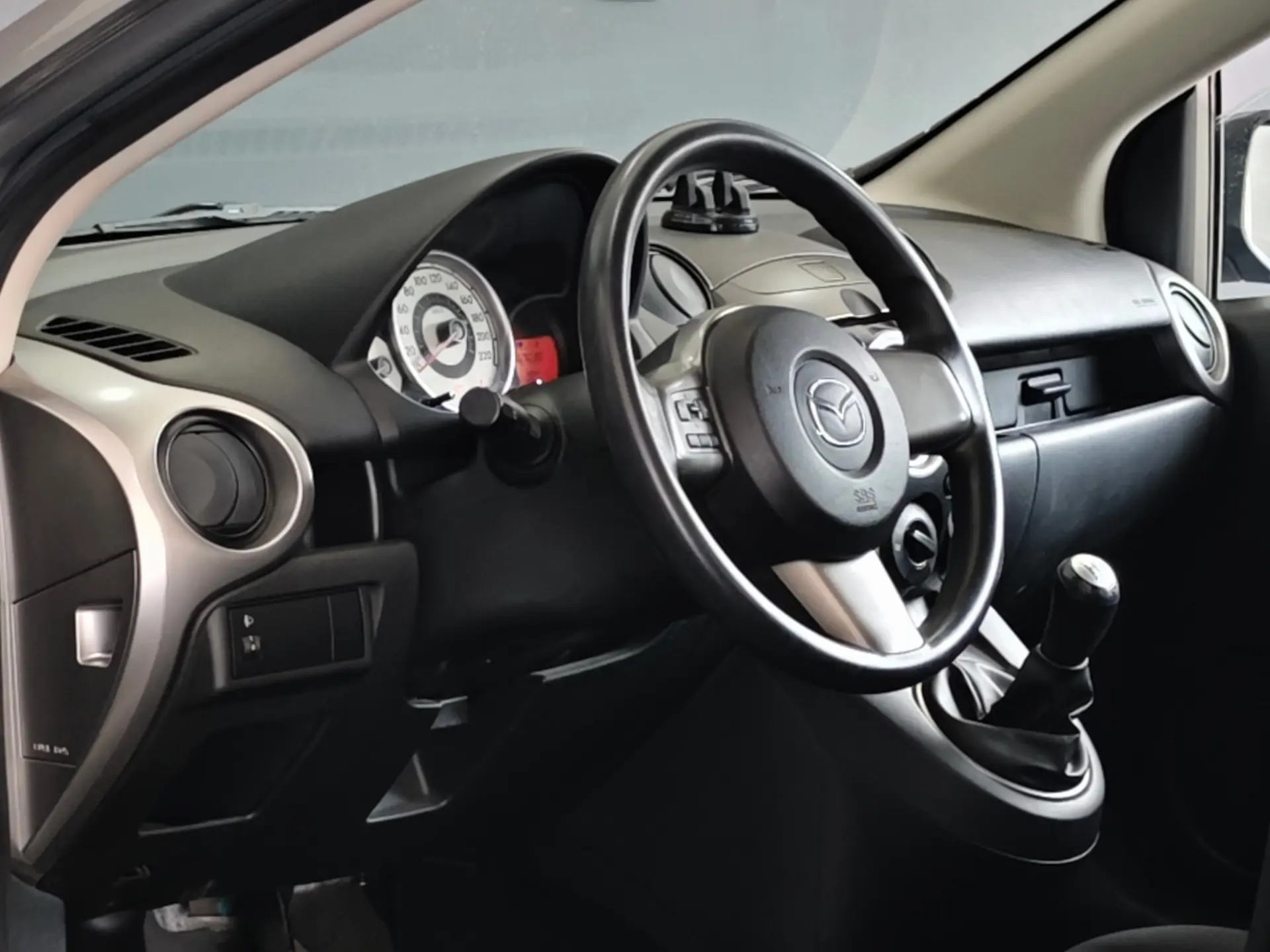 Mazda 2 1.3 MZR Comfort 22