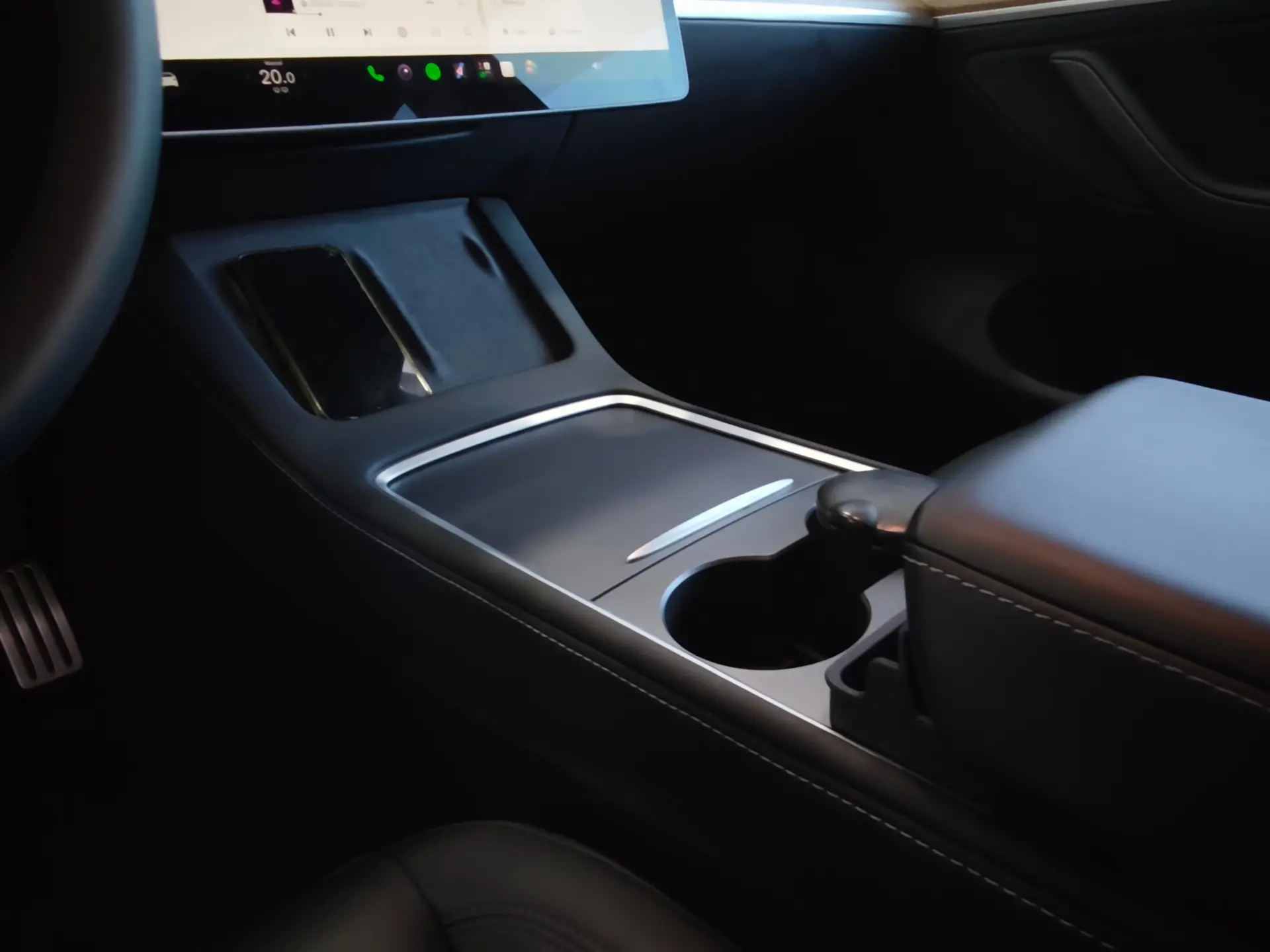 Tesla Model Y Performance Dual Motor AWD 43