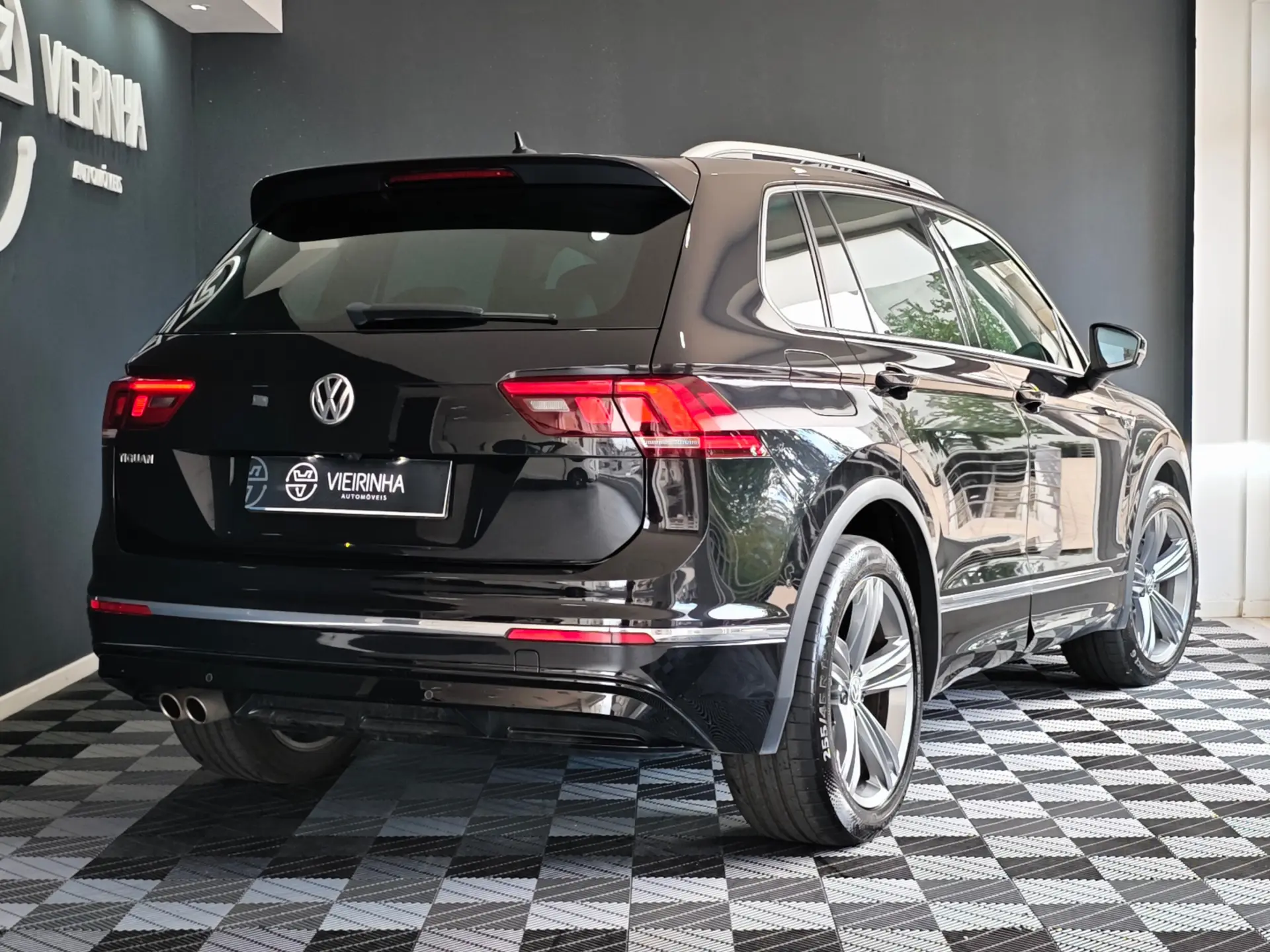 Volkswagen Tiguan 1.5 TSI R-Line DSG 23