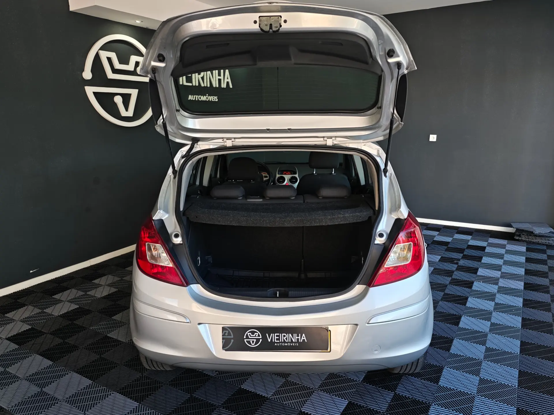 Opel Corsa 1.2 Enjoy 47