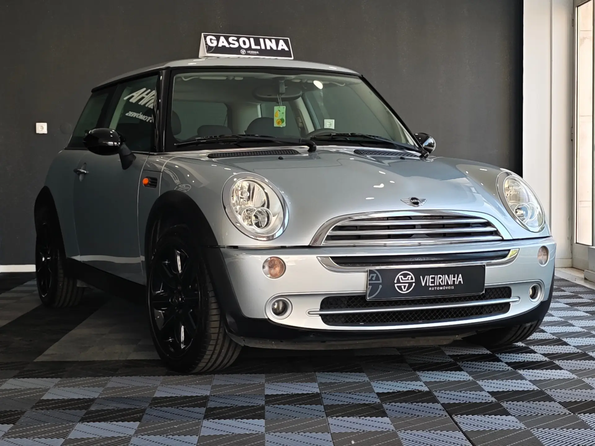 MINI 3 Portas ONE 14