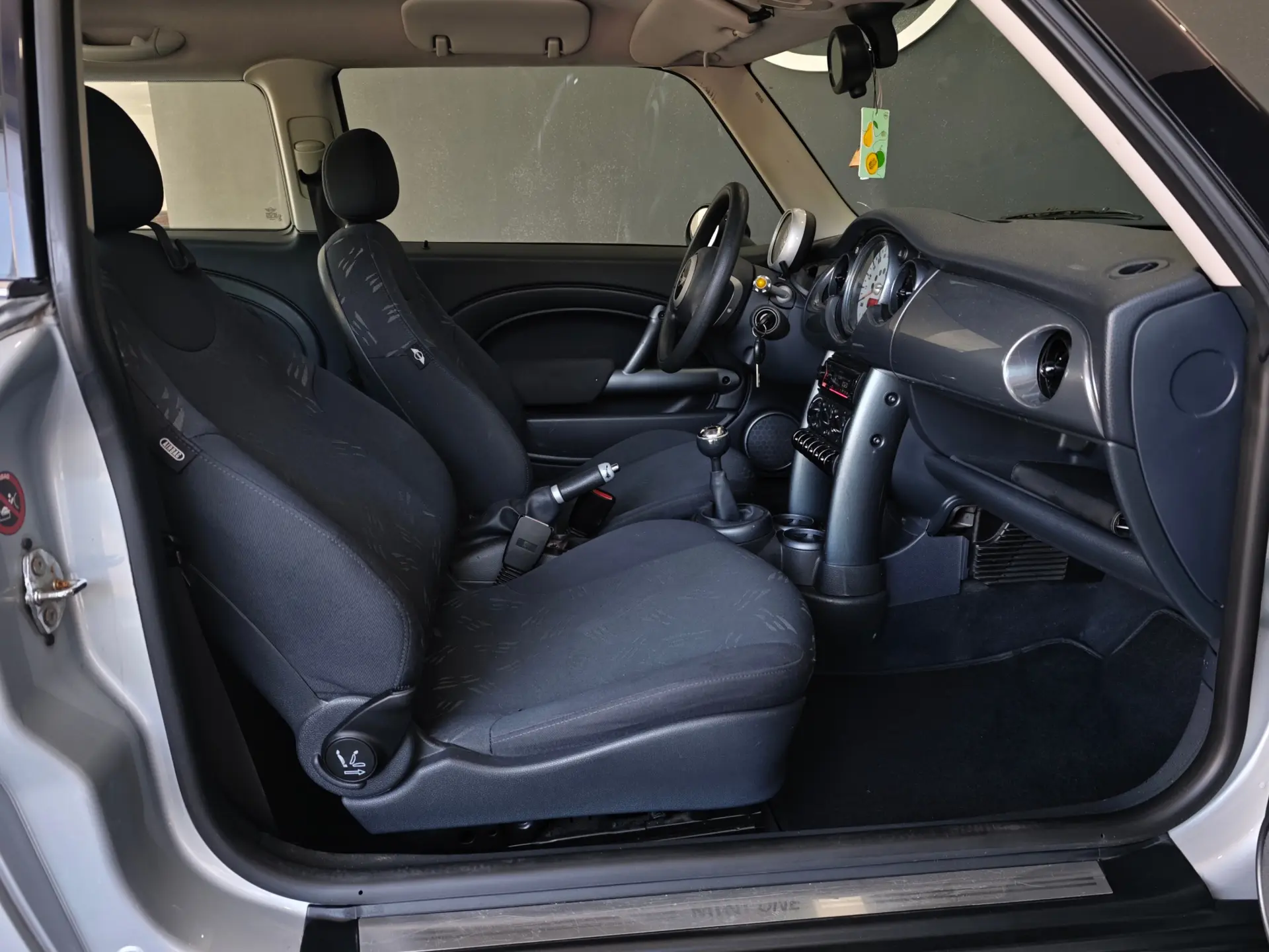 MINI 3 Portas ONE 37
