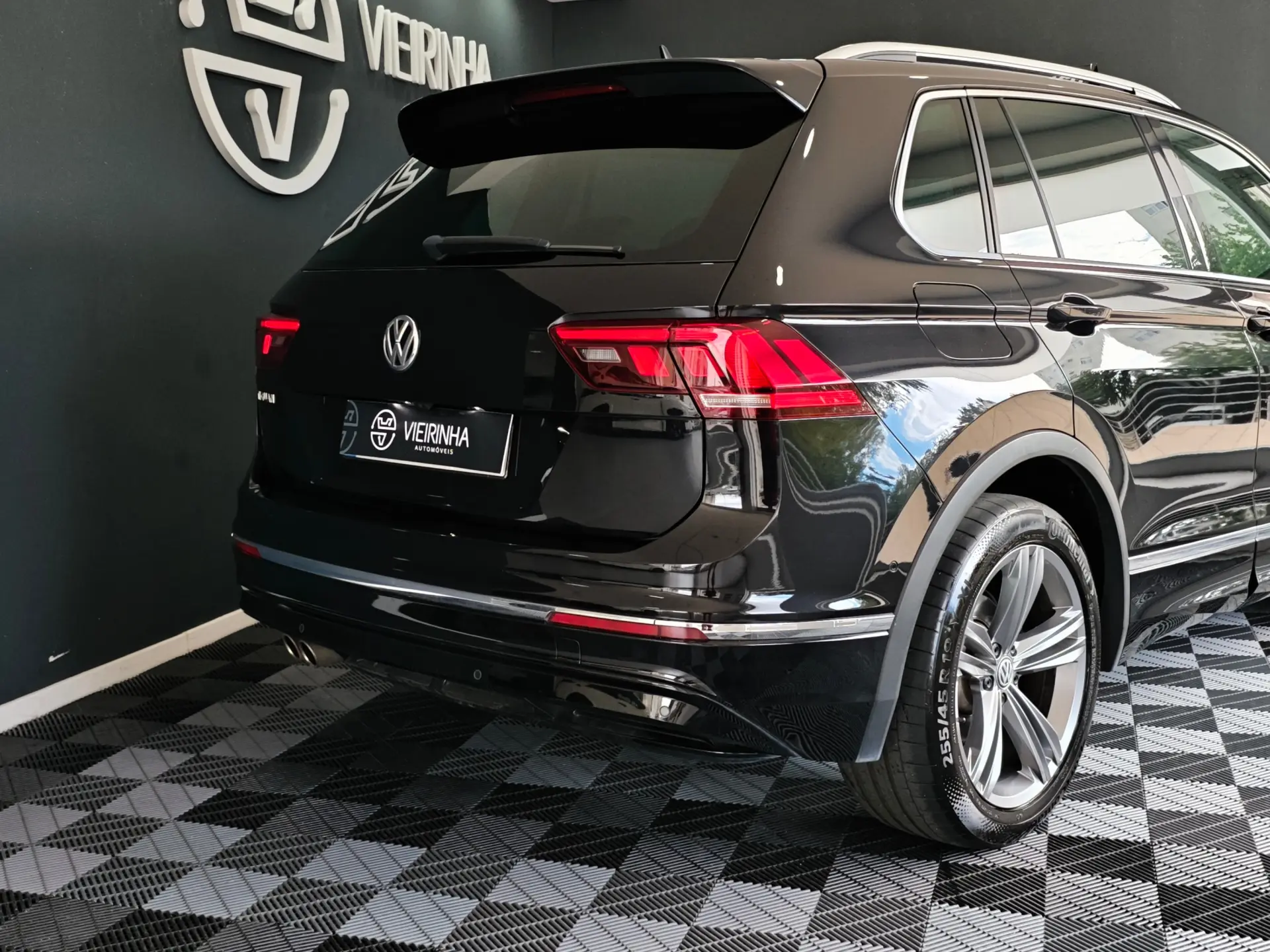 Volkswagen Tiguan 1.5 TSI R-Line DSG 26